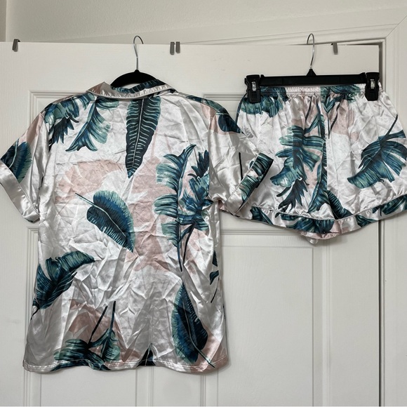 Satin Sleep Set - Picture 2 of 3